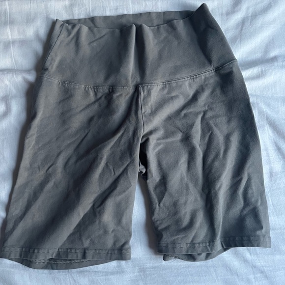 TNA Cozy 7” Biker Short - Picture 2 of 3